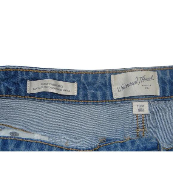 Universal Thread Curvy Vintage Mid Denim Shorts - Picture 4 of 5